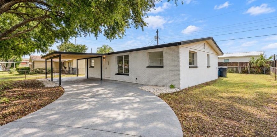 Villa ou maison à Tampa, Floride 3 chambres, 123.93 m2 № 2408929
