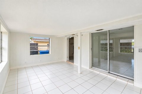 Villa ou maison à vendre à Tampa, Floride: 3 chambres, 123.93 m2 № 2408929 - photo 19