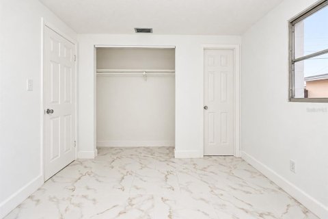 Villa ou maison à vendre à Tampa, Floride: 3 chambres, 123.93 m2 № 2408929 - photo 17