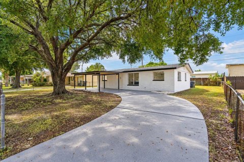 Villa ou maison à vendre à Tampa, Floride: 3 chambres, 123.93 m2 № 2408929 - photo 2