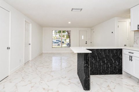 Villa ou maison à vendre à Tampa, Floride: 3 chambres, 123.93 m2 № 2408929 - photo 8