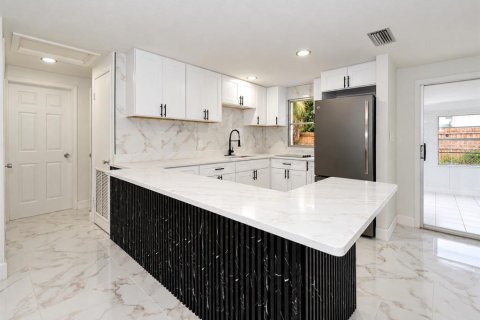 Villa ou maison à vendre à Tampa, Floride: 3 chambres, 123.93 m2 № 2408929 - photo 6