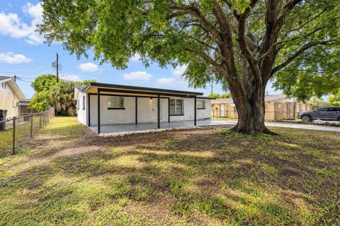 Villa ou maison à vendre à Tampa, Floride: 3 chambres, 123.93 m2 № 2408929 - photo 3