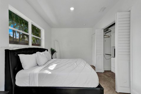 Casa en venta en Fort Lauderdale, Florida, 3 dormitorios, 130.43 m2 № 2001454 - foto 14