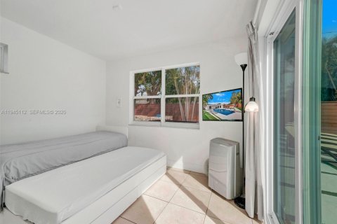 Casa en venta en Fort Lauderdale, Florida, 3 dormitorios, 130.43 m2 № 2001454 - foto 15