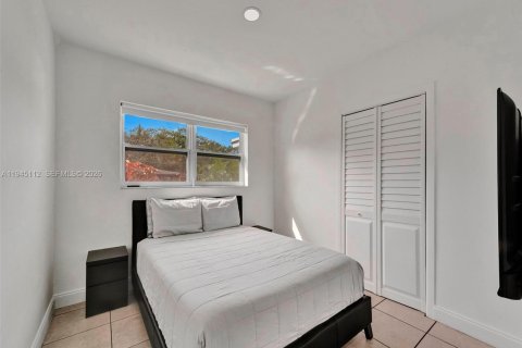 Casa en venta en Fort Lauderdale, Florida, 3 dormitorios, 130.43 m2 № 2001454 - foto 23