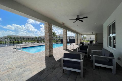 Adosado en venta en Homestead, Florida, 3 dormitorios, 159.05 m2 № 1980315 - foto 12