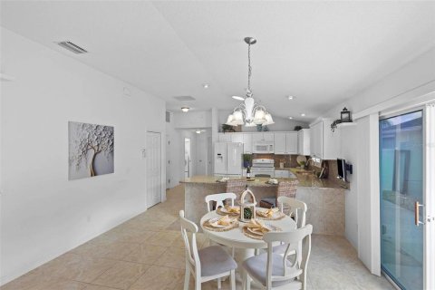 Villa ou maison à vendre à The Villages, Floride: 3 chambres, 129.88 m2 № 1791178 - photo 6