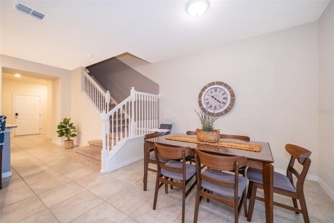 Townhouse in Davenport, Florida 5 bedrooms, 212.1 sq.m. № 1539307 - photo 14