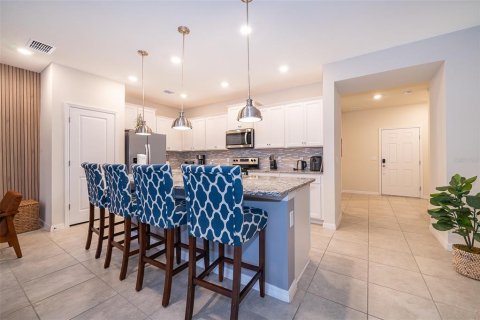 Townhouse in Davenport, Florida 5 bedrooms, 212.1 sq.m. № 1539307 - photo 8