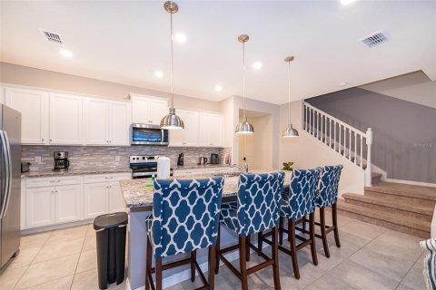 Townhouse in Davenport, Florida 5 bedrooms, 212.1 sq.m. № 1539307 - photo 11