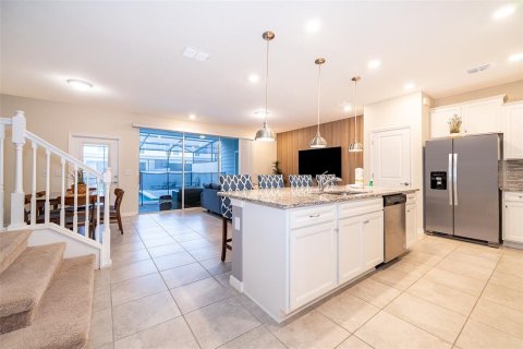 Townhouse in Davenport, Florida 5 bedrooms, 212.1 sq.m. № 1539307 - photo 6