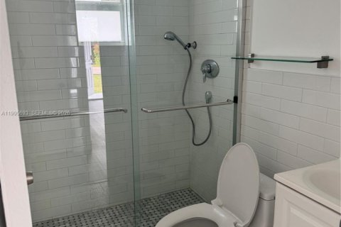 House in Dania Beach, Florida 2 bedrooms, 92.62 sq.m. № 2058813 - photo 10