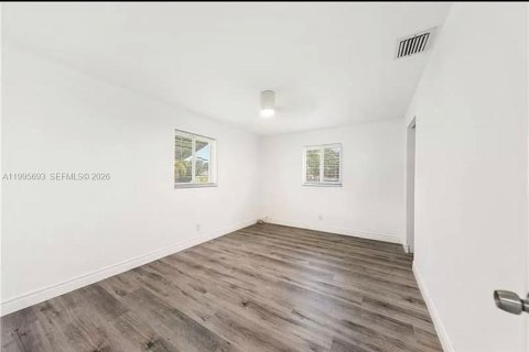 House in Dania Beach, Florida 2 bedrooms, 92.62 sq.m. № 2058813 - photo 12