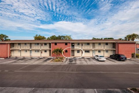 Copropriété à vendre à Saint Petersburg, Floride: 2 chambres, 87.79 m2 № 2213564 - photo 2