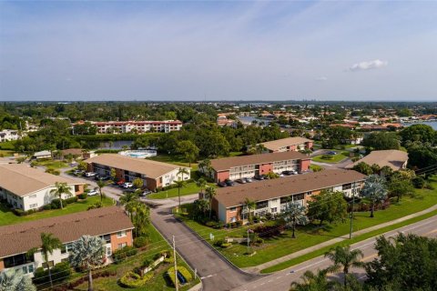 Copropriété à vendre à Saint Petersburg, Floride: 2 chambres, 87.79 m2 № 2213564 - photo 6