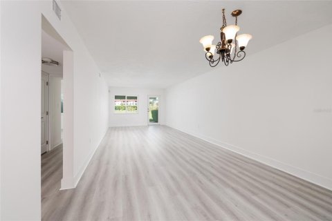 Copropriété à vendre à Saint Petersburg, Floride: 2 chambres, 87.79 m2 № 2213564 - photo 13