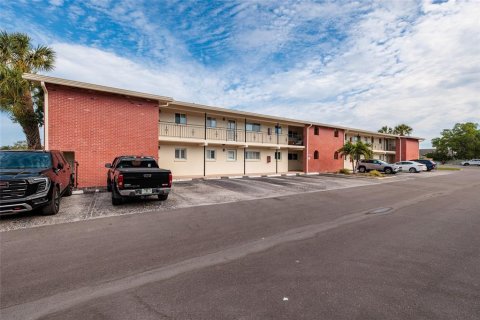 Copropriété à vendre à Saint Petersburg, Floride: 2 chambres, 87.79 m2 № 2213564 - photo 3