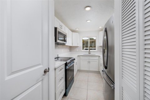 Copropriété à vendre à Saint Petersburg, Floride: 2 chambres, 87.79 m2 № 2213564 - photo 16