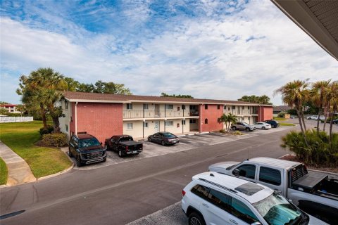 Copropriété à vendre à Saint Petersburg, Floride: 2 chambres, 87.79 m2 № 2213564 - photo 4