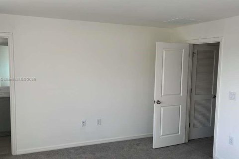 Townhouse in Fort Myers, Florida 3 bedrooms № 2035857 - photo 19