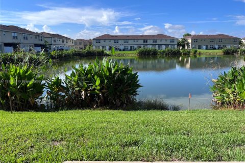 Townhouse in Fort Myers, Florida 3 bedrooms № 2035857 - photo 6