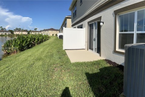 Townhouse in Fort Myers, Florida 3 bedrooms № 2035857 - photo 5