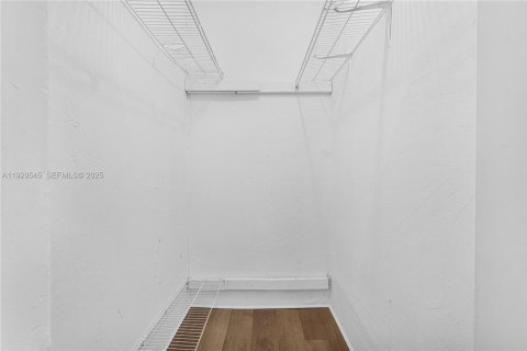 Снять в аренду виллу или дом в Майами, Флорида 159.33м2, № 1989934 - фото 7