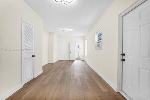 Снять в аренду виллу или дом в Майами, Флорида 159.33м2, № 1989934 - фото 2