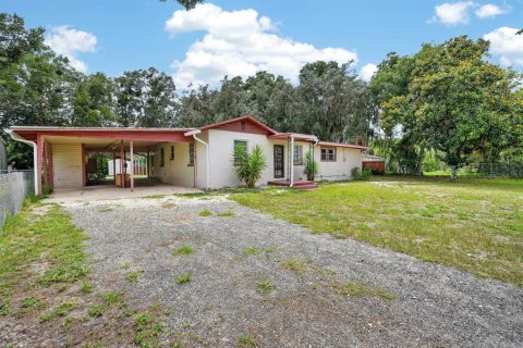 House in San Mateo, Florida 3 bedrooms, 140.84 sq.m. № 2149548 - photo 5