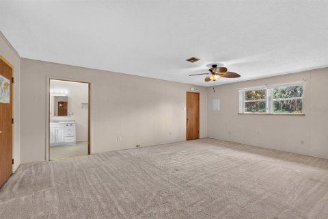 House in San Mateo, Florida 3 bedrooms, 140.84 sq.m. № 2149548 - photo 17