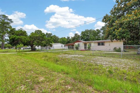 House in San Mateo, Florida 3 bedrooms, 140.84 sq.m. № 2149548 - photo 2