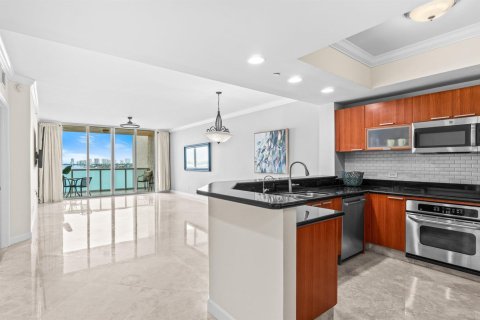 Condo in Riviera Beach, Florida, 3 bedrooms № 2260351 - photo 3