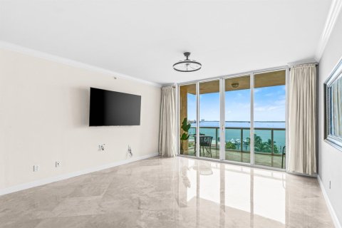 Condo in Riviera Beach, Florida, 3 bedrooms № 2260351 - photo 10