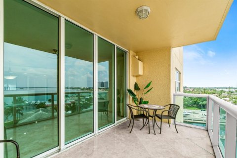Condo in Riviera Beach, Florida, 3 bedrooms № 2260351 - photo 29
