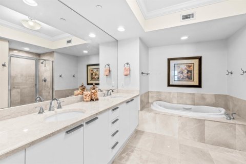 Condo in Riviera Beach, Florida, 3 bedrooms № 2260351 - photo 18