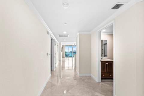 Condo in Riviera Beach, Florida, 3 bedrooms № 2260351 - photo 25