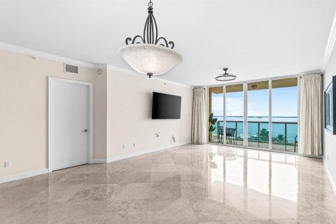 Condo in Riviera Beach, Florida, 3 bedrooms № 2260351 - photo 9