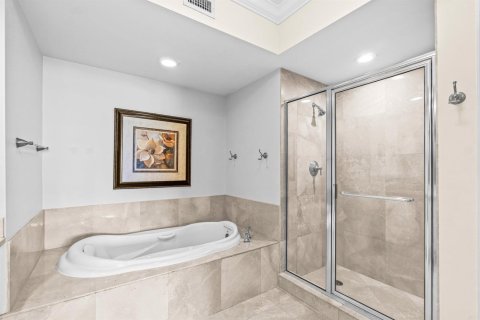 Condo in Riviera Beach, Florida, 3 bedrooms № 2260351 - photo 19