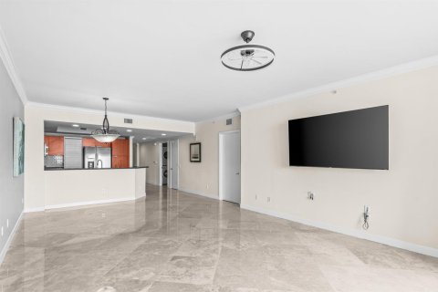 Condo in Riviera Beach, Florida, 3 bedrooms № 2260351 - photo 11
