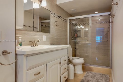 Condominio en venta en Hallandale Beach, Florida, 3 dormitorios, 165.37 m2 № 1806172 - foto 28