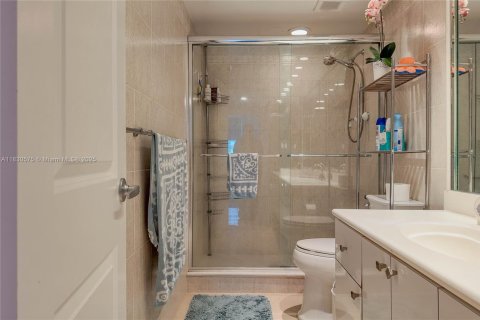 Condominio en venta en Hallandale Beach, Florida, 3 dormitorios, 165.37 m2 № 1806172 - foto 19