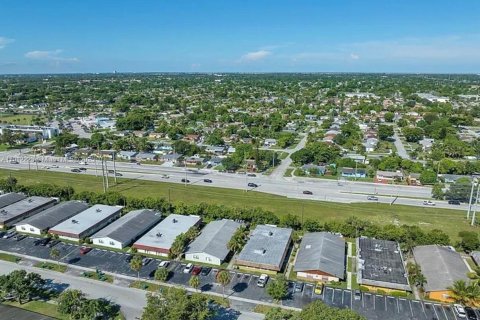Casa en alquiler en Margate, Florida, 2 dormitorios, 346.53 m2 № 1968248 - foto 4