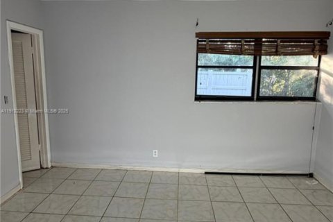 Casa en alquiler en Margate, Florida, 2 dormitorios, 346.53 m2 № 1968248 - foto 16
