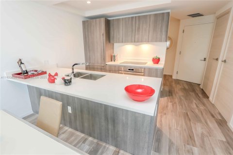 Condominio en venta en Miami, Florida, 1 dormitorio, 78.87 m2 № 1940208 - foto 8