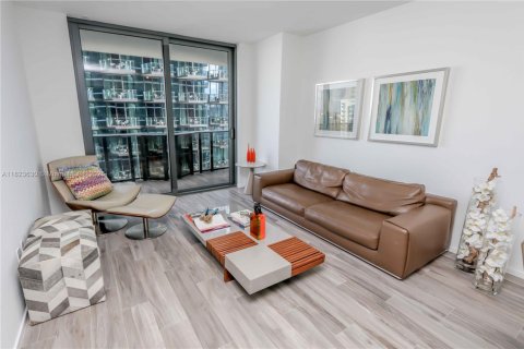 Condominio en venta en Miami, Florida, 1 dormitorio, 78.87 m2 № 1940208 - foto 3