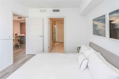Condominio en venta en Miami, Florida, 1 dormitorio, 78.87 m2 № 1940208 - foto 18