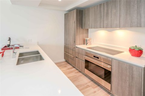 Condominio en venta en Miami, Florida, 1 dormitorio, 78.87 m2 № 1940208 - foto 9