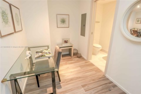 Condominio en venta en Miami, Florida, 1 dormitorio, 78.87 m2 № 1940208 - foto 11