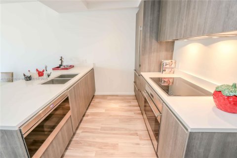 Condominio en venta en Miami, Florida, 1 dormitorio, 78.87 m2 № 1940208 - foto 10